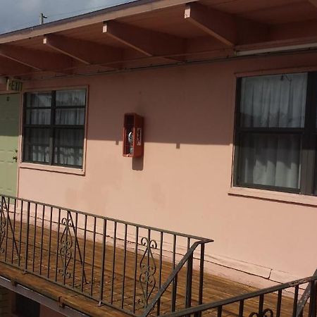 Helen Apartments & Motel Уест Палм Бийч Екстериор снимка