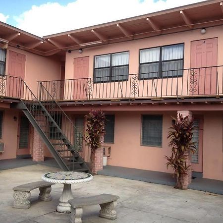 Helen Apartments & Motel Уест Палм Бийч Екстериор снимка