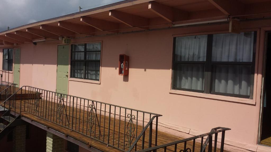 Helen Apartments & Motel Уест Палм Бийч Екстериор снимка